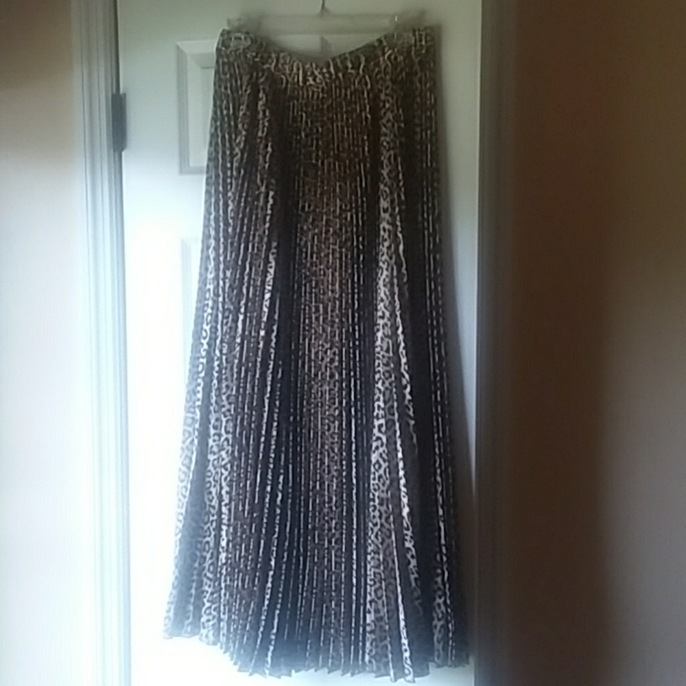 Leopard Pleats